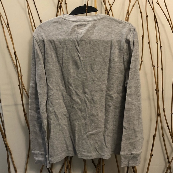 Levi’s Long Sleeve Tee - Picture 4 of 4